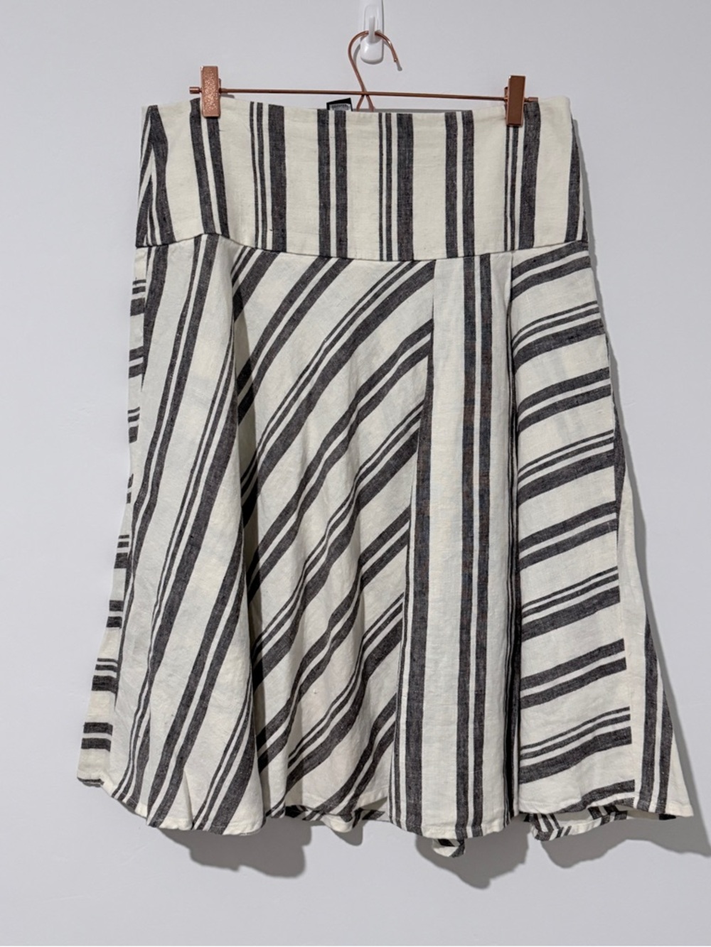 GAP White  Maxi Skirt with Black Stripe Pattern Size 12R
